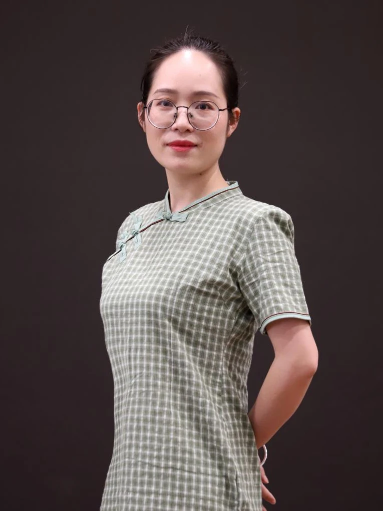 何文君老师