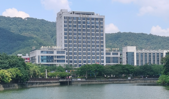 备战港澳台联考选择机构，暨港校园配套怎么样？实拍解读