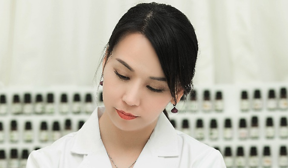 深圳梓烨芳疗教育老师是什么背景？临床资历、专业资质全方位揭秘！