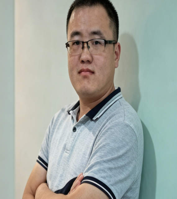 资深讲师 吕骏