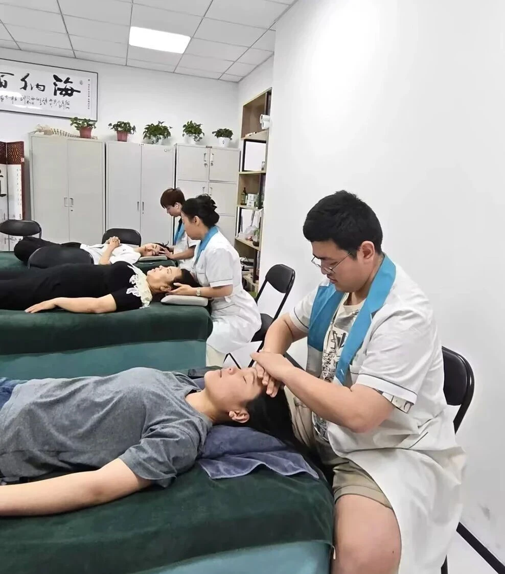 瑶药头疗实操教学场景