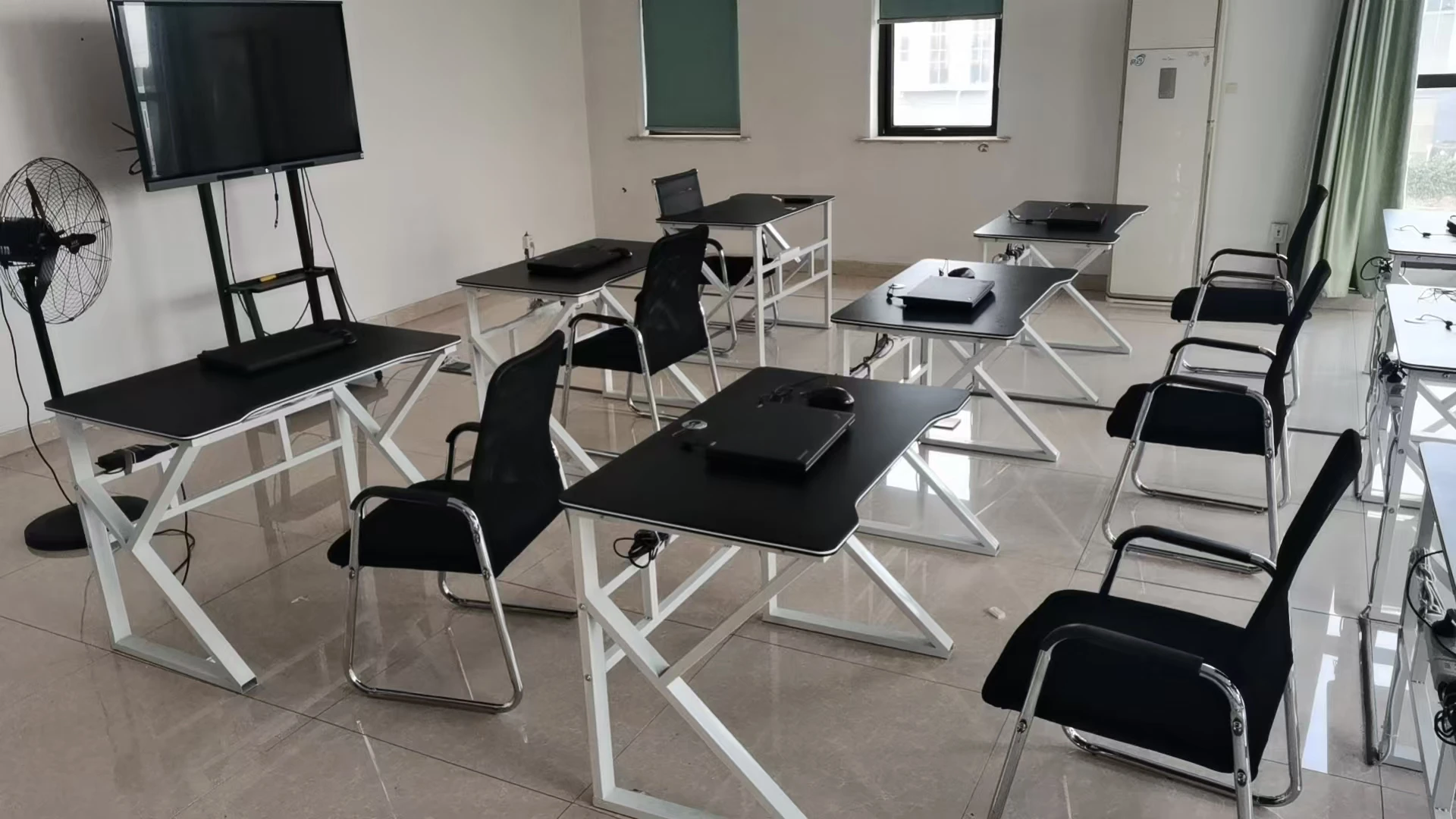 上海万锤教育培训中心课室环境实拍