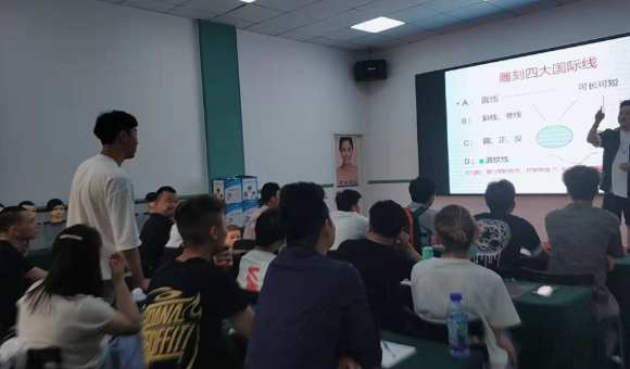 有没有武汉最.美容美发培训中心电话？联系方式+交通方式一览！