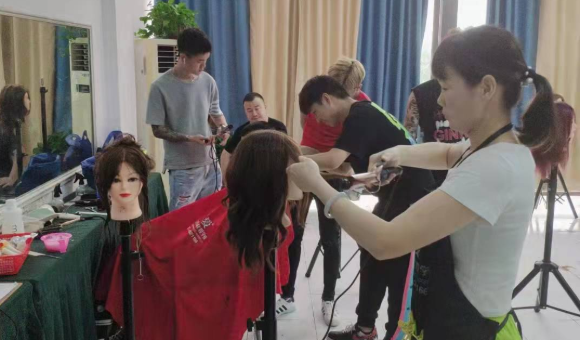武汉最.爱美容美发化妆学校都有哪些老师？附师资盘点！