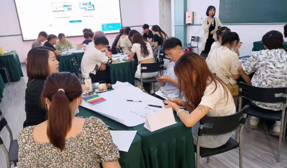 武汉最.爱美容美发化妆学校靠不靠谱？课程、师资、学费、地址一览！