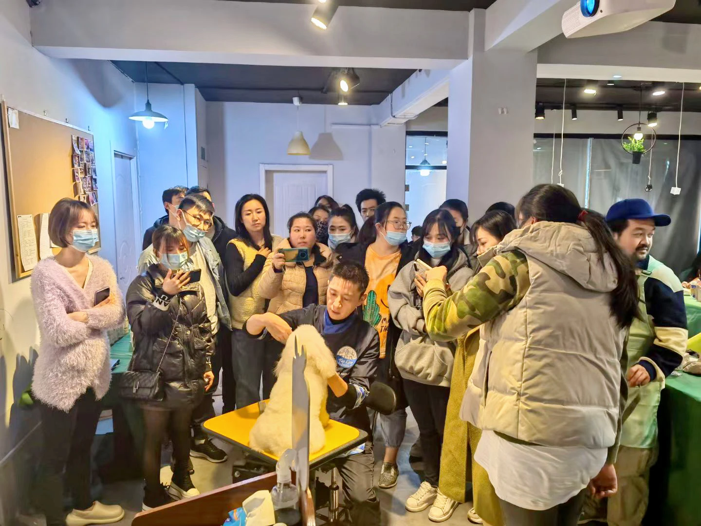 老师现场修剪指导