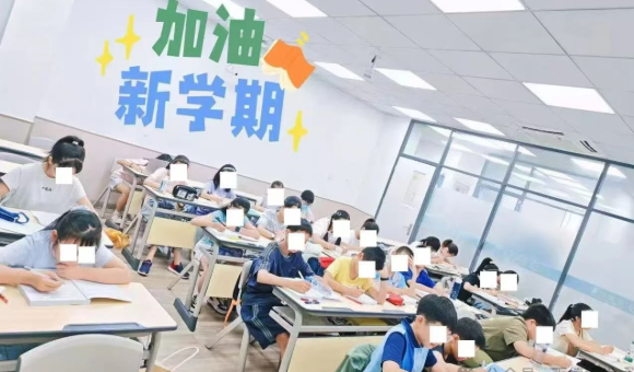 上海百德培训学校靠不靠谱？课程、师资、学费、地址一览！