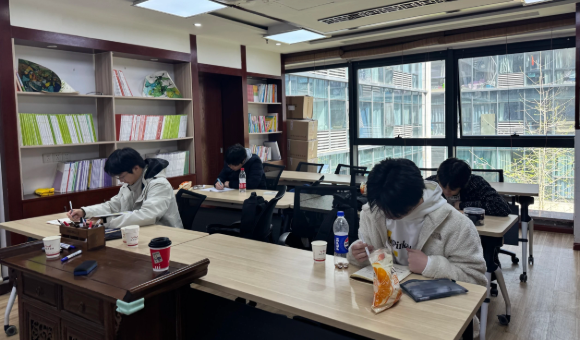 杭州依米书院培训机构靠不靠谱？课程、师资、学费、地址一览！