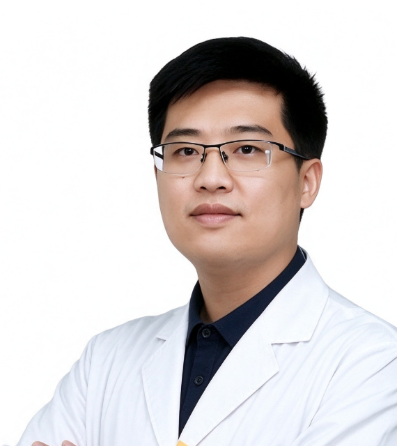执业医师  罗曦